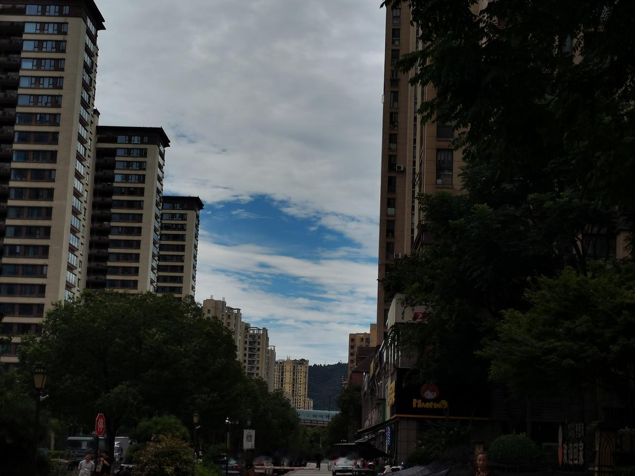 经历过台风的人，
能不能告知一下“巴威”台风到底有多威？
为什么他们都在囤食物和