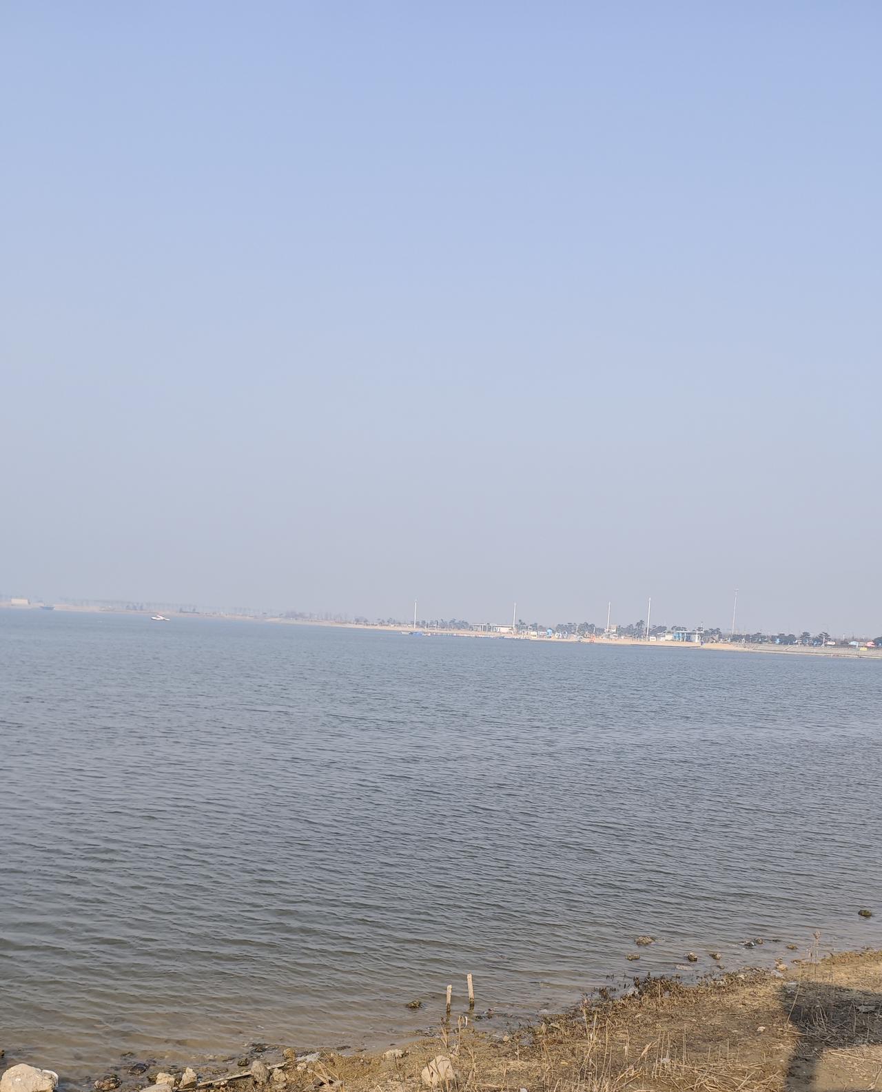 选择比努力重要？这话只说对一半。

努力决定你能走多远，但方向错了，越努力越尴尬