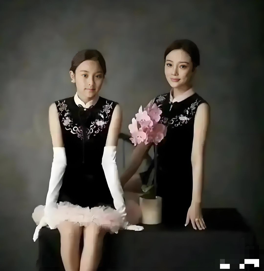 李小璐的女儿，这简直就是长发贾乃亮 