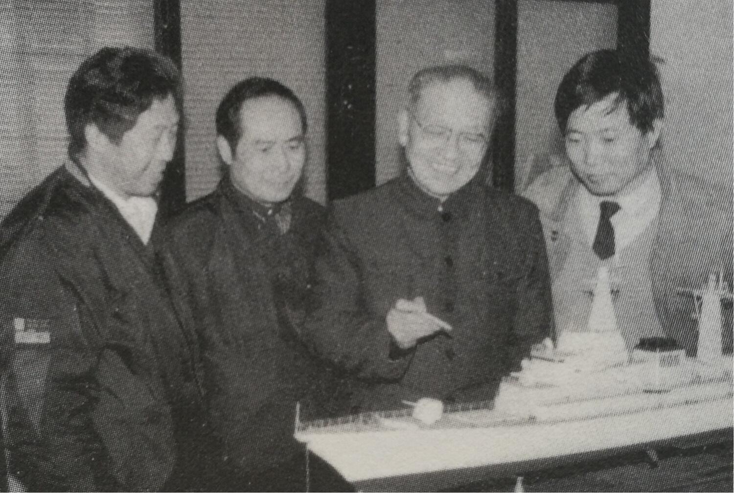面对伯克和金刚相继下水，052没有停下追赶世界的脚步 ​​​