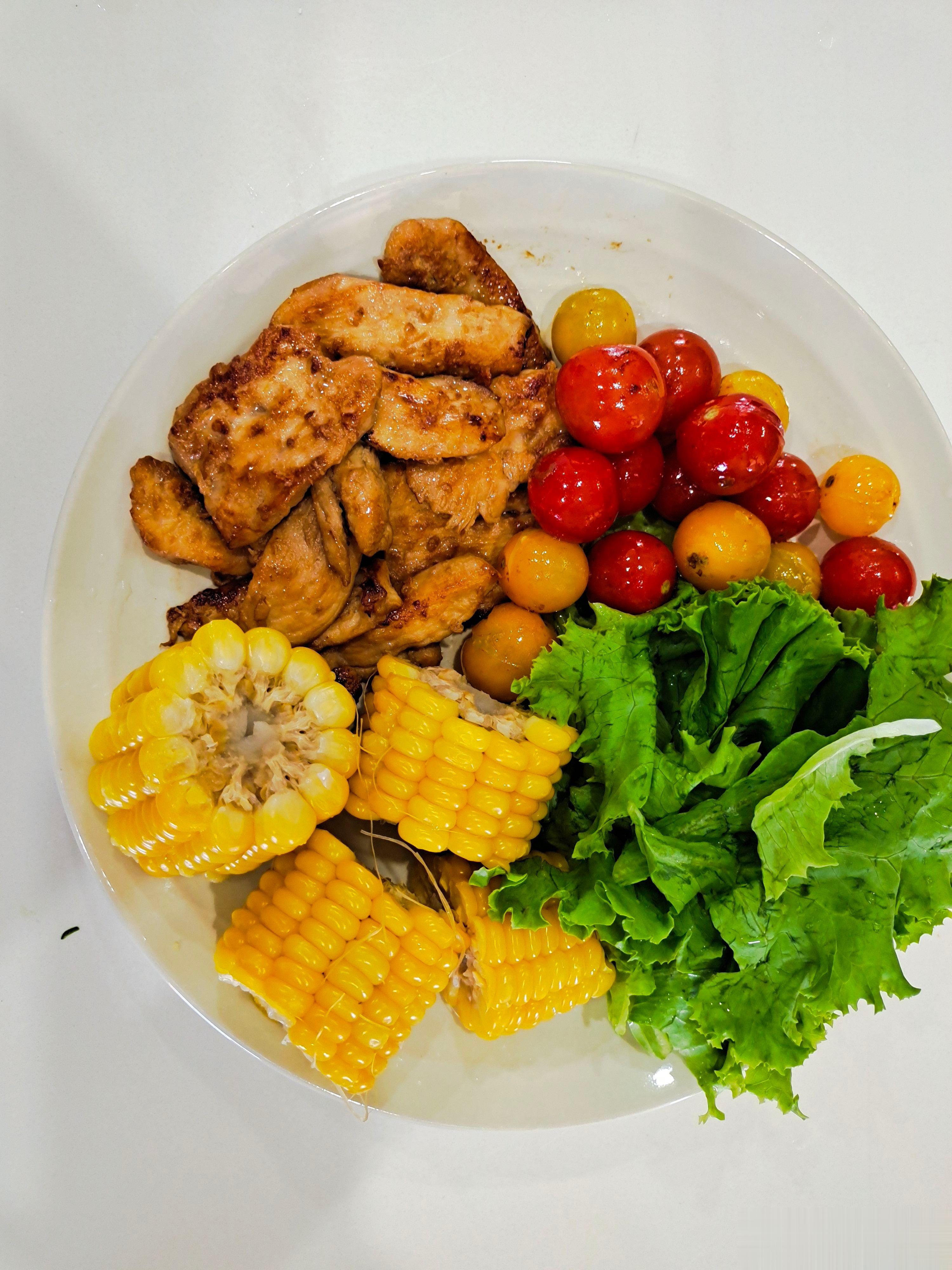 #减脂餐就是鸡和鸡饲料一起吃##这个问题吃什么# 仔细一想也没毛病[允悲][允悲