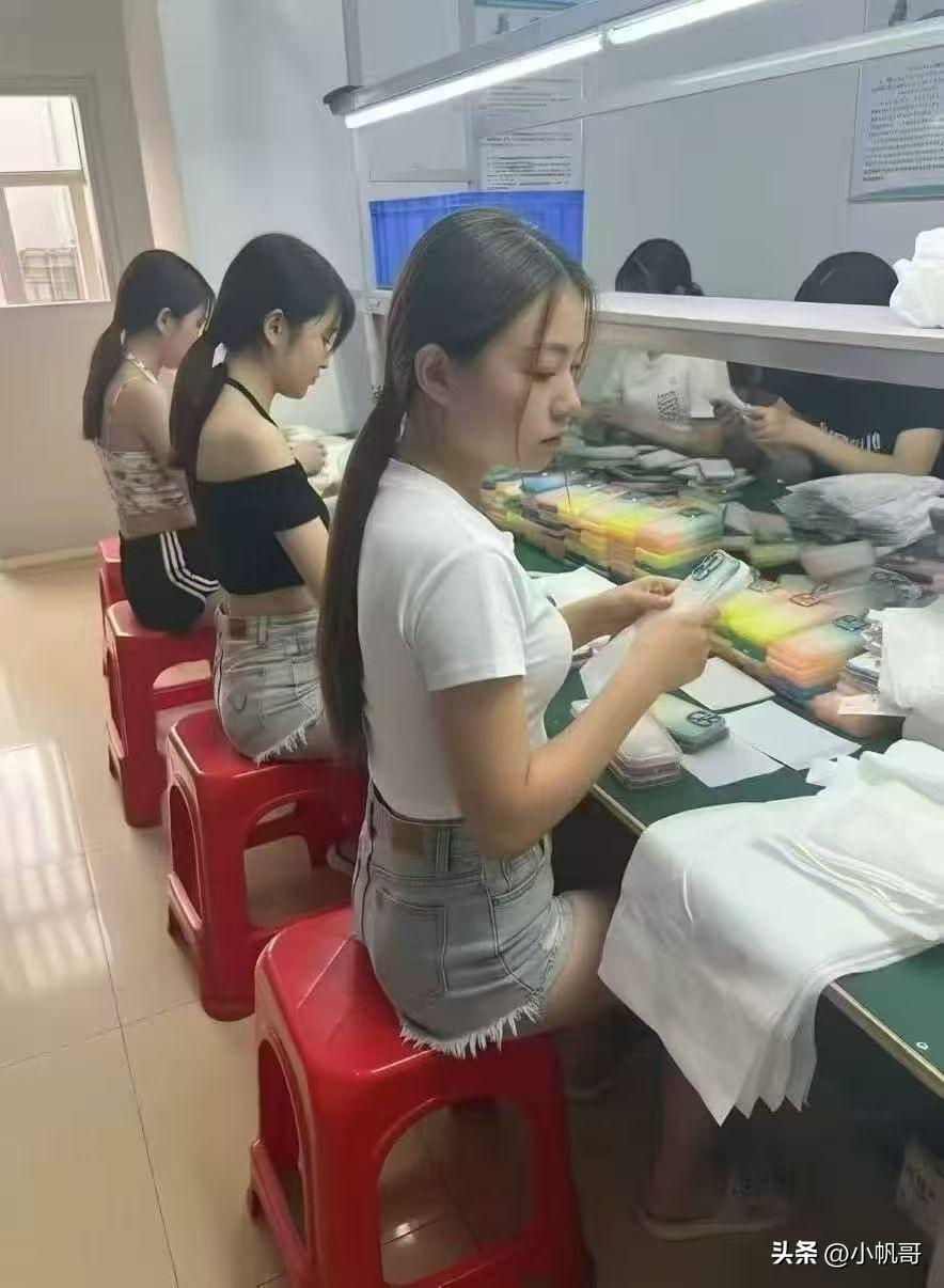兄弟们我先进去打探一下