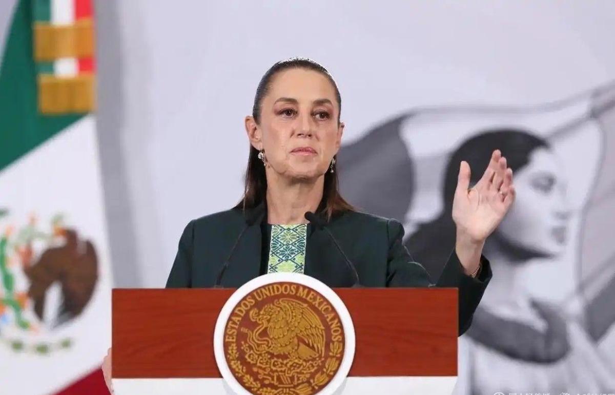 这一刀，墨西哥是真把自己送上了牌桌。

一句“对华加征50%关税”，表面是向美国