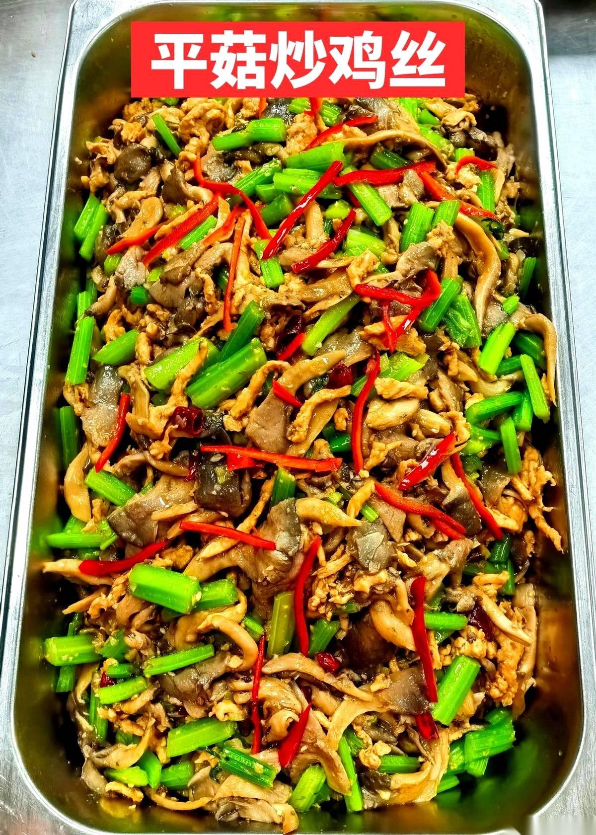 你以为他爱钱？
错了。
他是除了钱，什么都不敢再信了。
我见过好几个这样的人。张