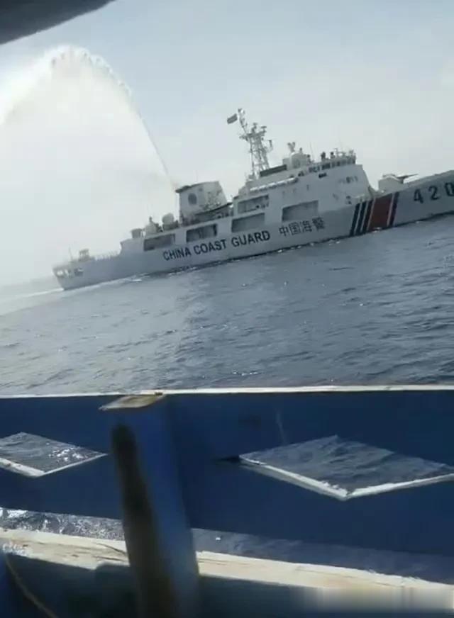 8月28日，越方视角照片，
据越南人（越军）控诉：越南渔船（武装渔船）在西沙群岛