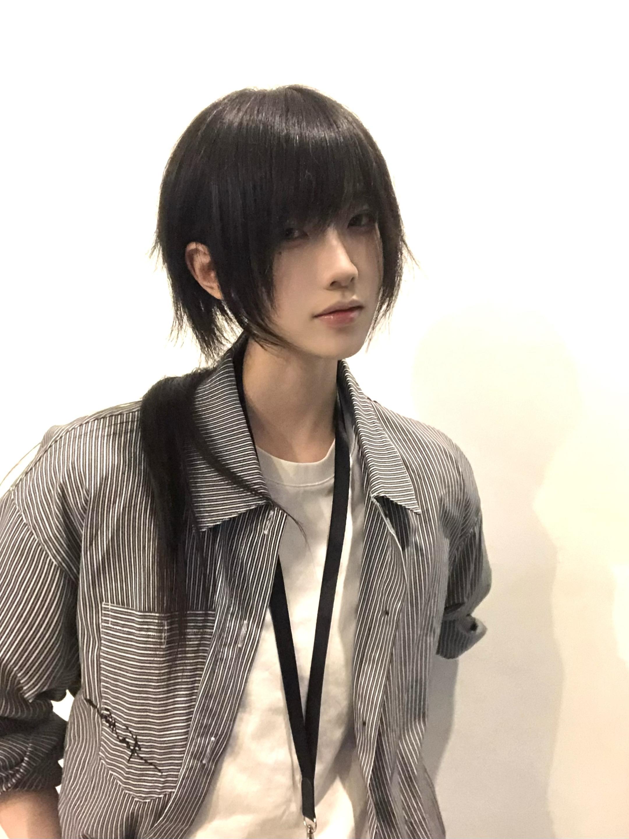 喜欢你才对你装可爱 你以为卖萌很轻松吗。