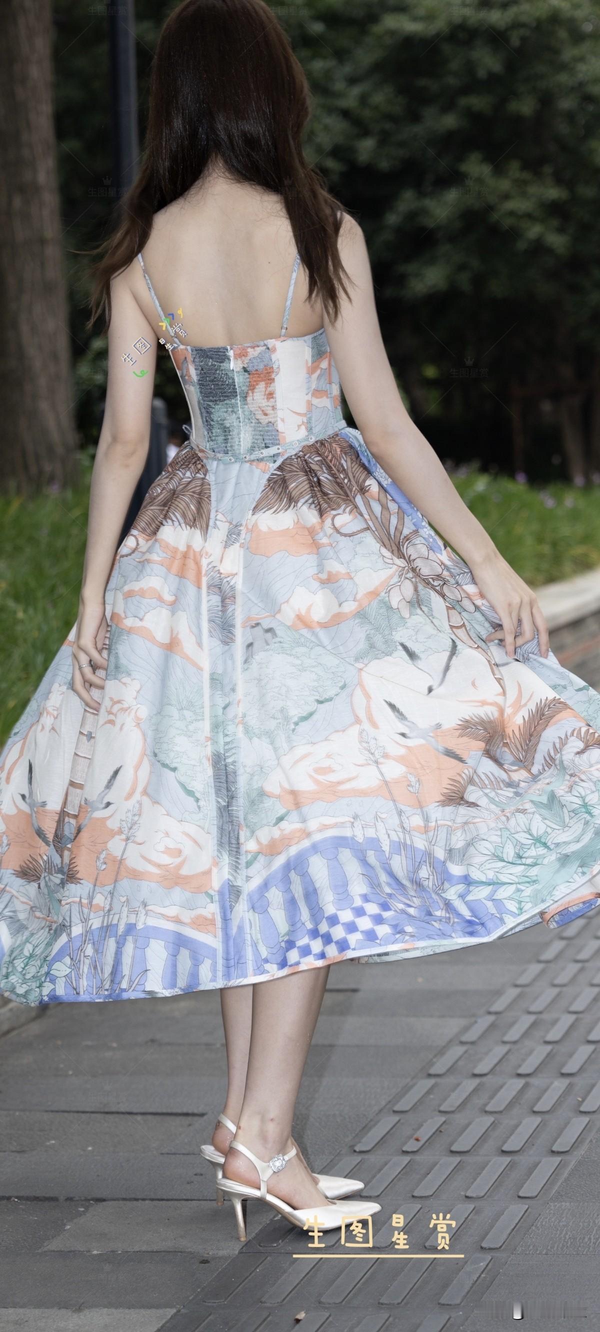 潮汕颜值天花板，360度无死角的美💋
秀发随风空气都是香甜的