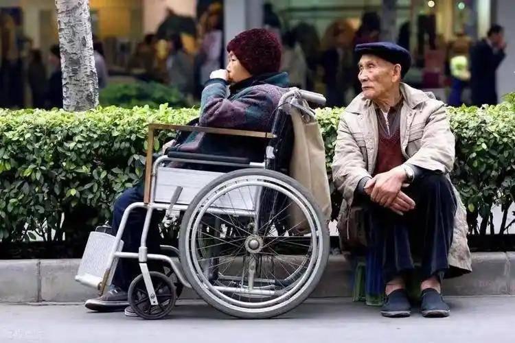 史上最大死亡高峰要来了？不是天灾，全是这几代人造的“果”。人口老龄化背景下，中国