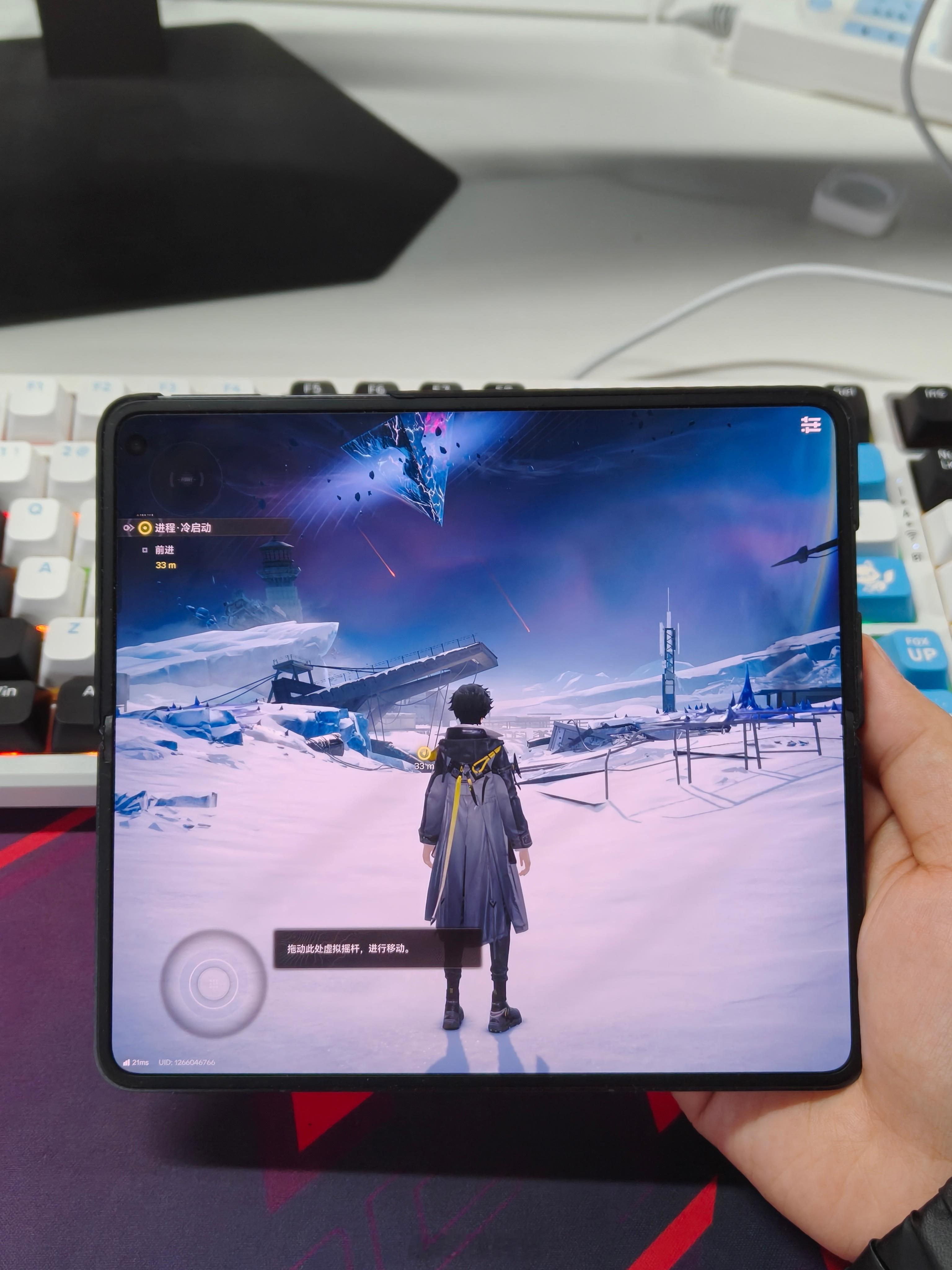 明日方舟：终末地开服了，折叠屏在这个时候发挥作用了，不仅画面大，打击感还非常强，