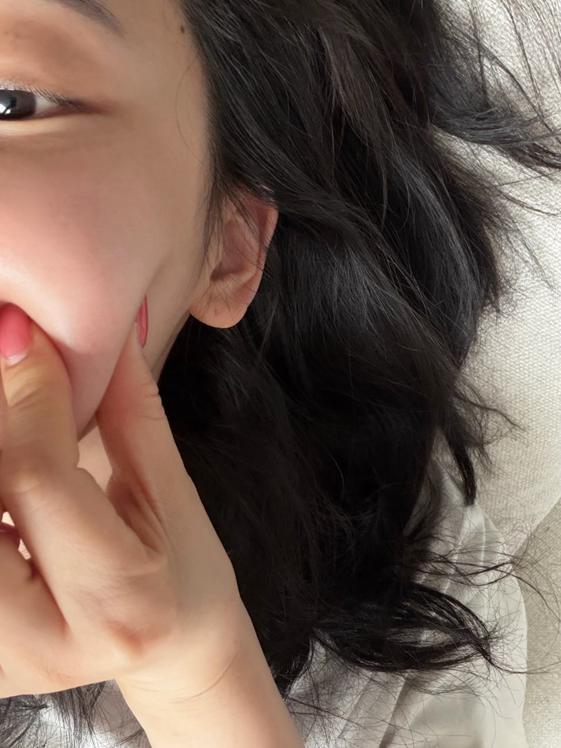 柳智敏被蚊子叮了然后就来炮炮给我们哼哼唧唧😾小事哼哼唧唧真正生病了反而不想让我