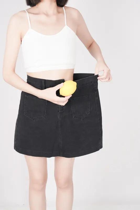 女孩子怎么穿搭既时尚又好看? 女孩子穿搭想时尚好看，得先了解自身特点。比如梨形身