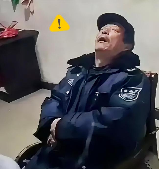 2022年，广东清远，60岁大爷做保安三年，一天能工作18个小时，月工资只有21