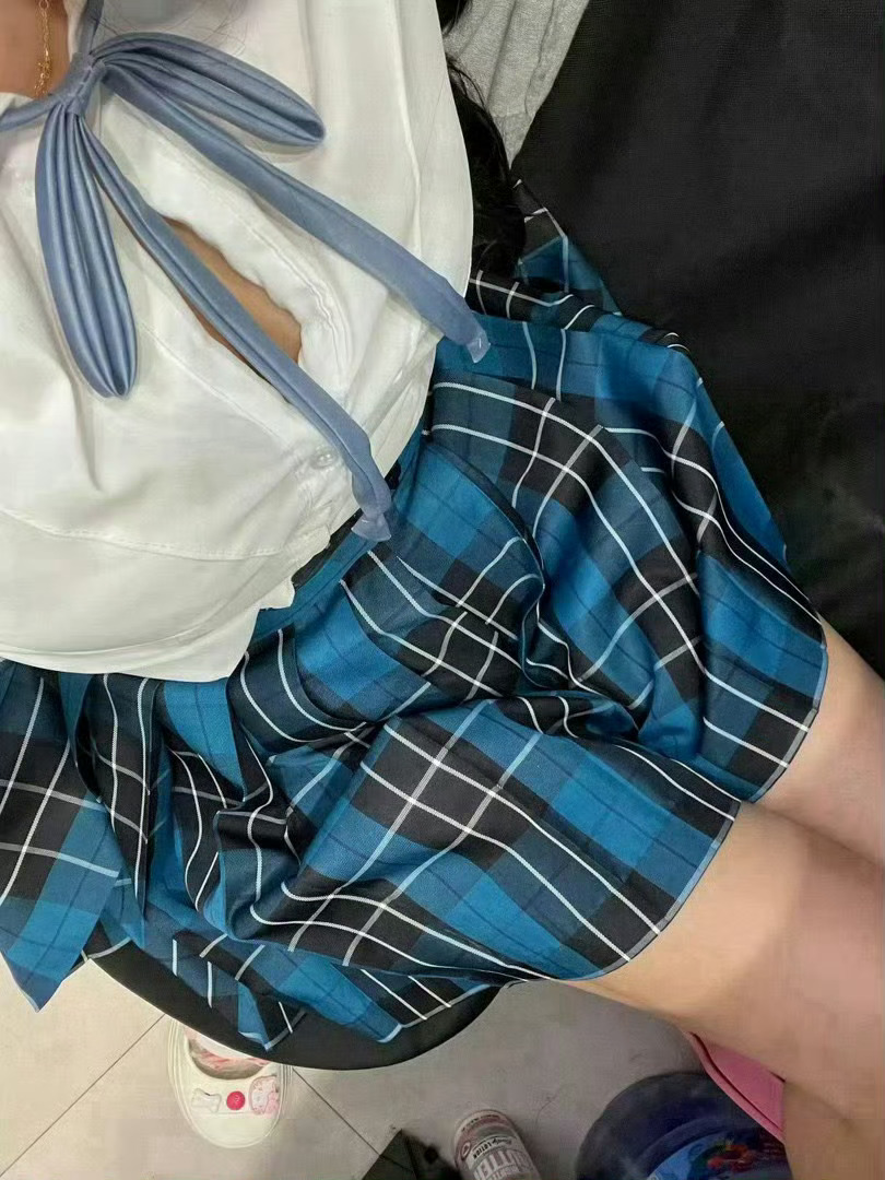 好无聊啊要不你们轮流夸夸我 