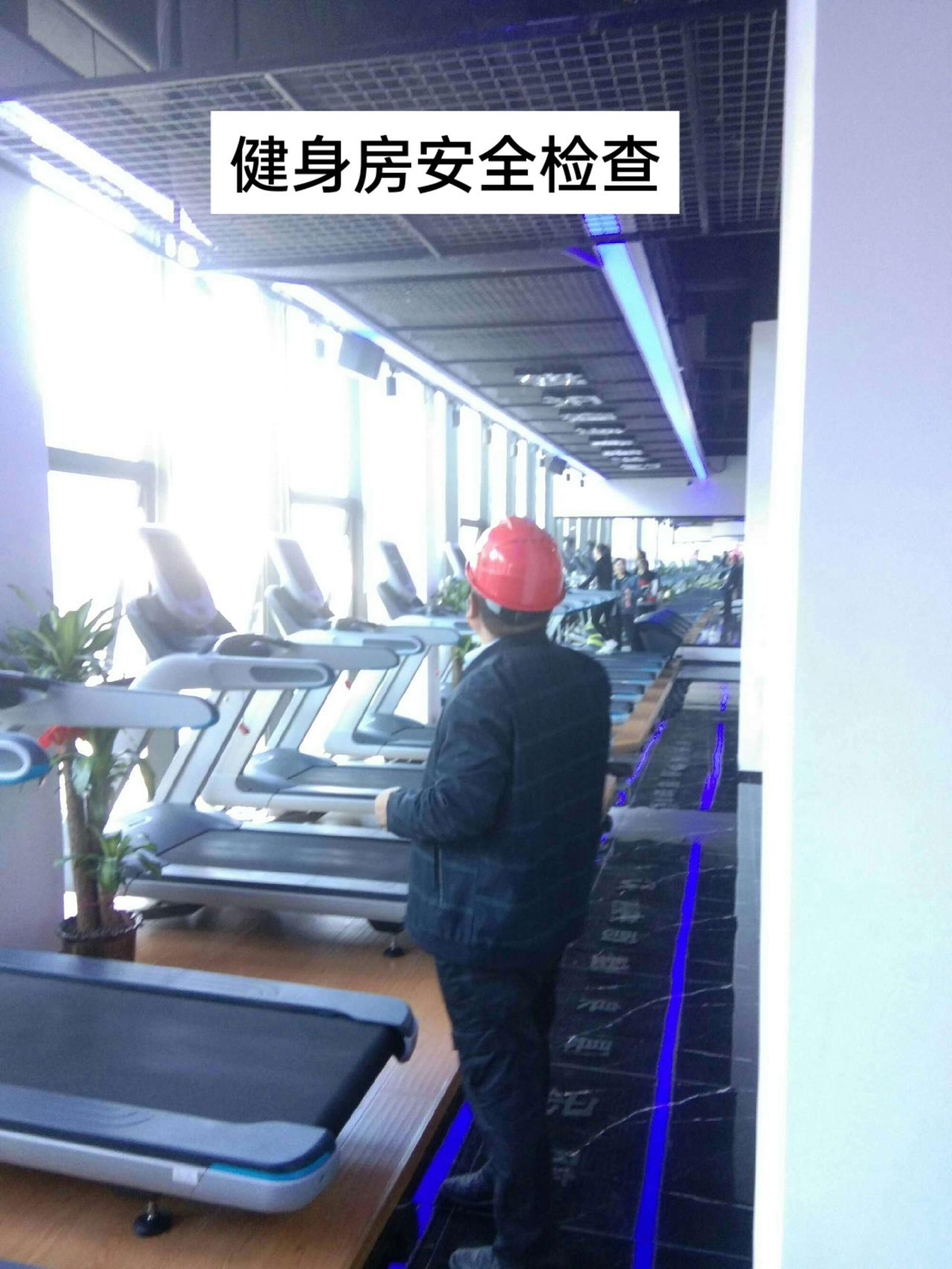 致每一位为生活拼搏的人。