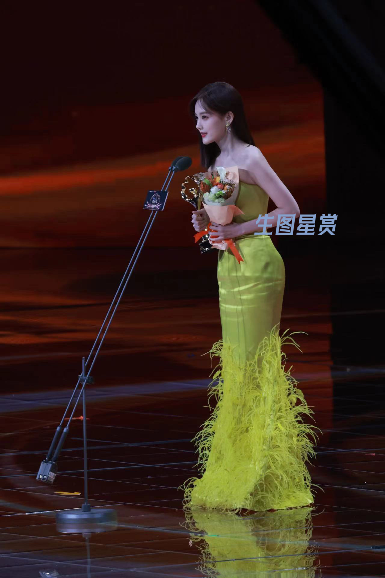 李一桐 陈都灵 周也 赵露思 田曦薇🌸🌸，90后小花微博之夜内场生图，谁的妆