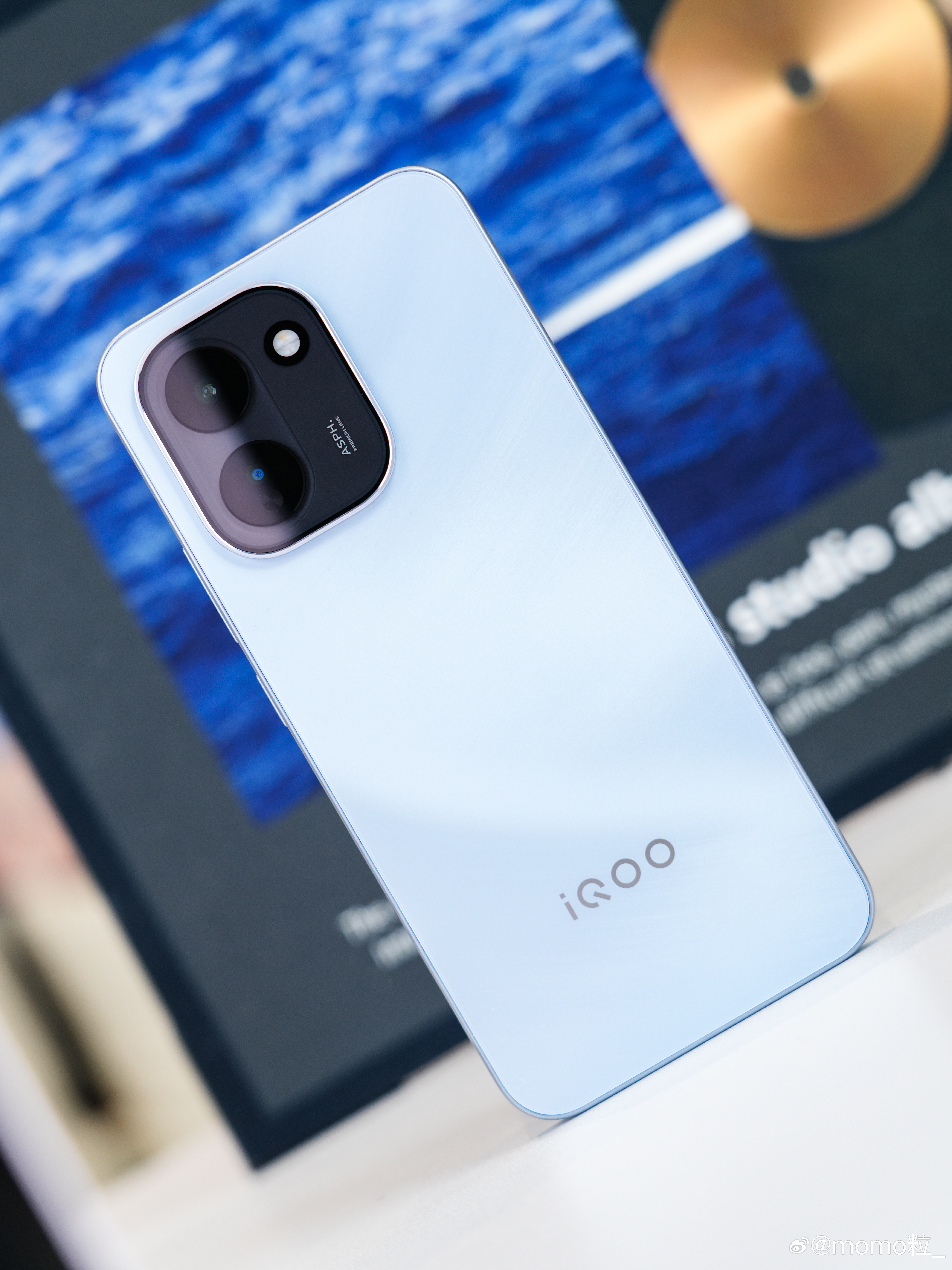 iQOO Z11 「沧浪浮光」这个颜值怎么说 