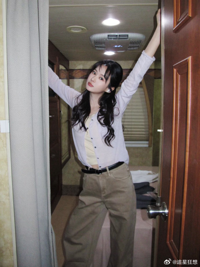 郑合惠子现偶严选初恋 像28度的阳光，不烫不凉刚刚好。郑合惠子演的暗恋，是藏在眼