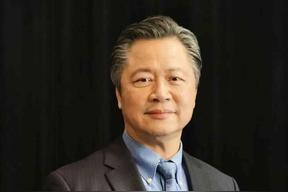 赖岳谦曾言中国战略思维过时了！他说：中国大陆过去一直强调自己不怕事也不惹事，但是