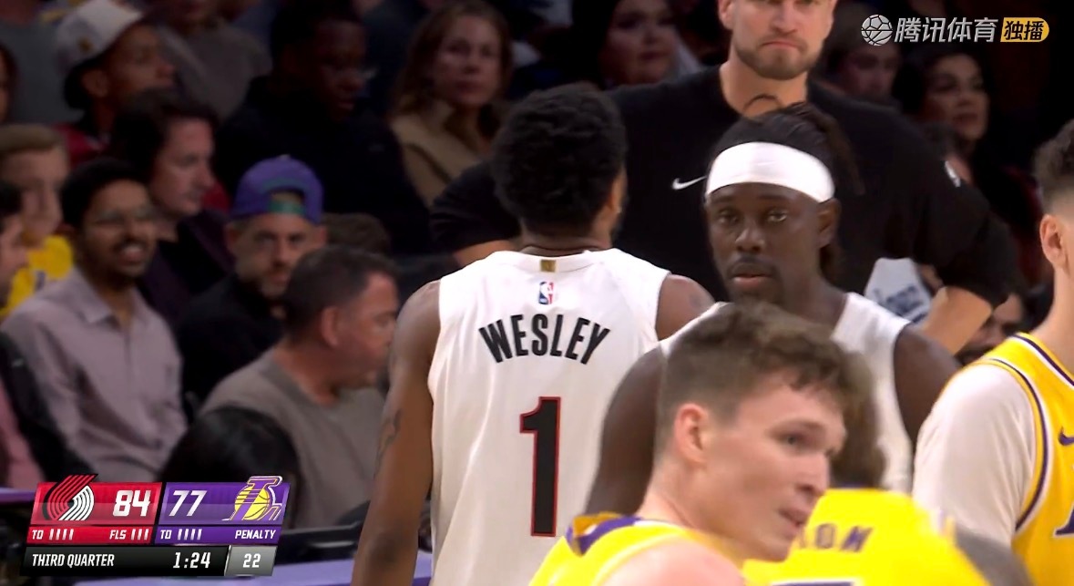 开拓者这比赛速度，对于大中锋来说，简直是噩梦。基本上半场运过来，顶多十秒以内，就