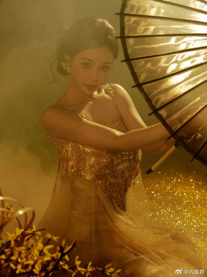 虞书欣鎏金新中式造型 虞书欣鎏金新中式造型，美我一大跳
