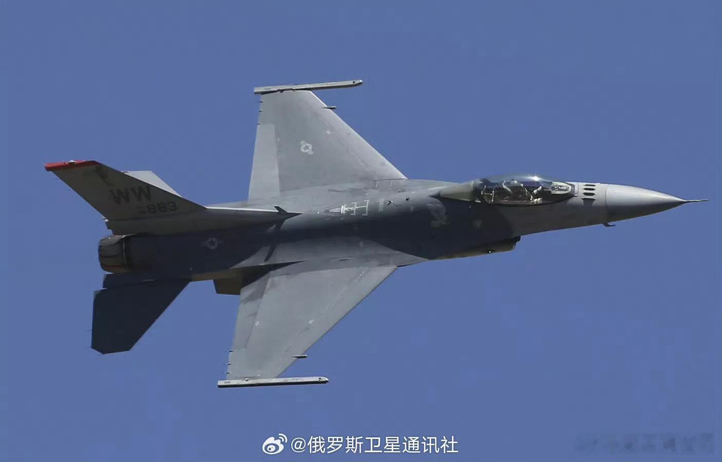【美媒：台湾25年来首次从美国接收F-16战机】据美国媒体报道，台湾从美国接收了