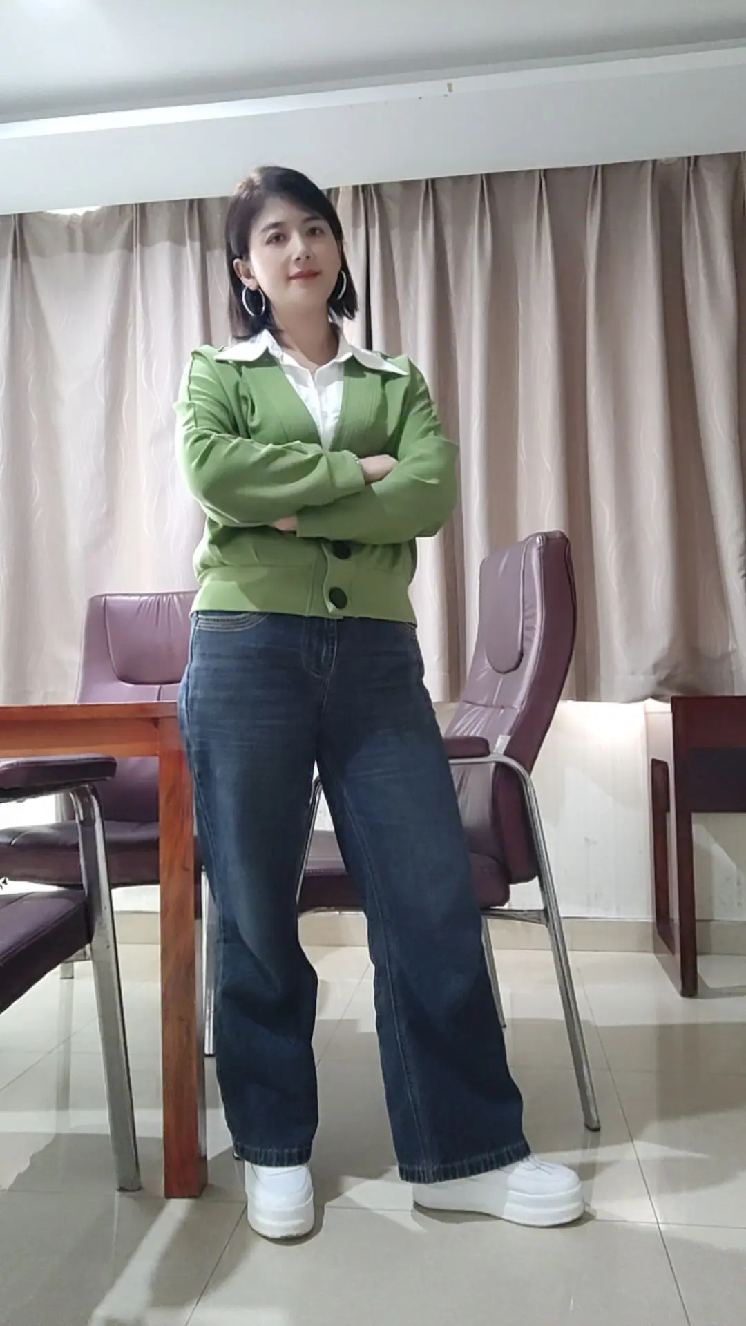 生活带走了我千变万化的模样，         我给自己留下了多愁善感的性格。