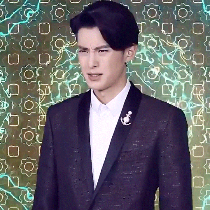 三个古早表情包其实很好地形容了我看到一些热搜时的心情 ​​​