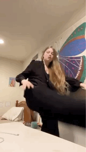 马斯克的大儿子，现在是大女儿了。