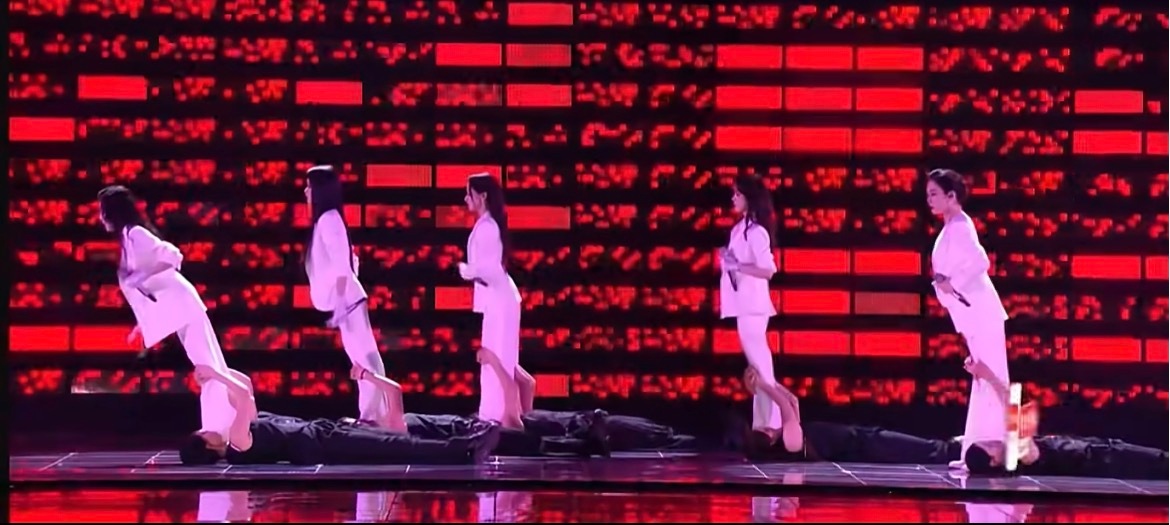 很神圣 