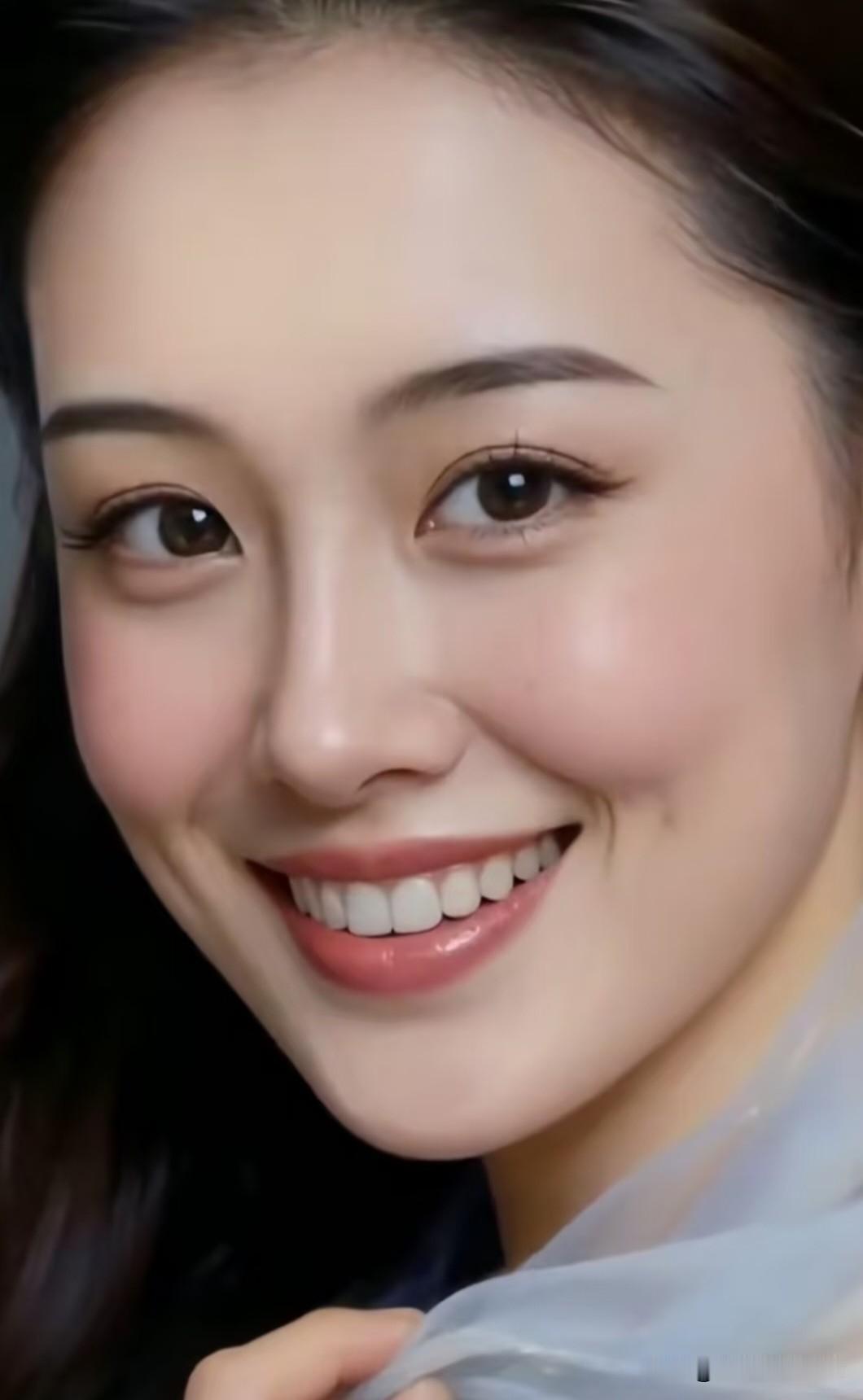 阮郎归·佳人浅笑
 
清眸婉靥漾春柔，嫣然醉眼眸。
浅妆素韵自风流，温香绕鬓头。
