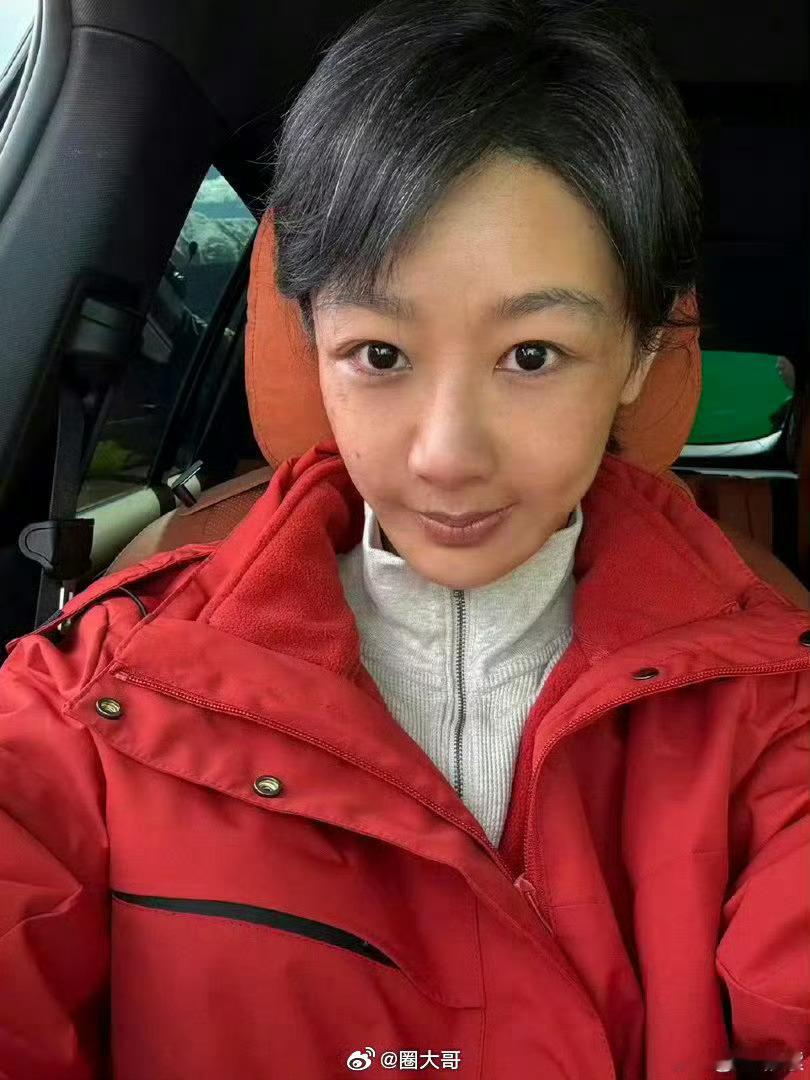曝杨幂杨紫白玉兰二选一提名白玉兰提名修罗场来了，杨幂杨紫二选一太有看点。一个收视