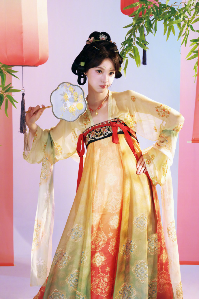 黄灿灿妈妈对黄灿灿有强烈的亏欠感我家那闺女 灿妈总觉得自己在工作生活经济上都没能