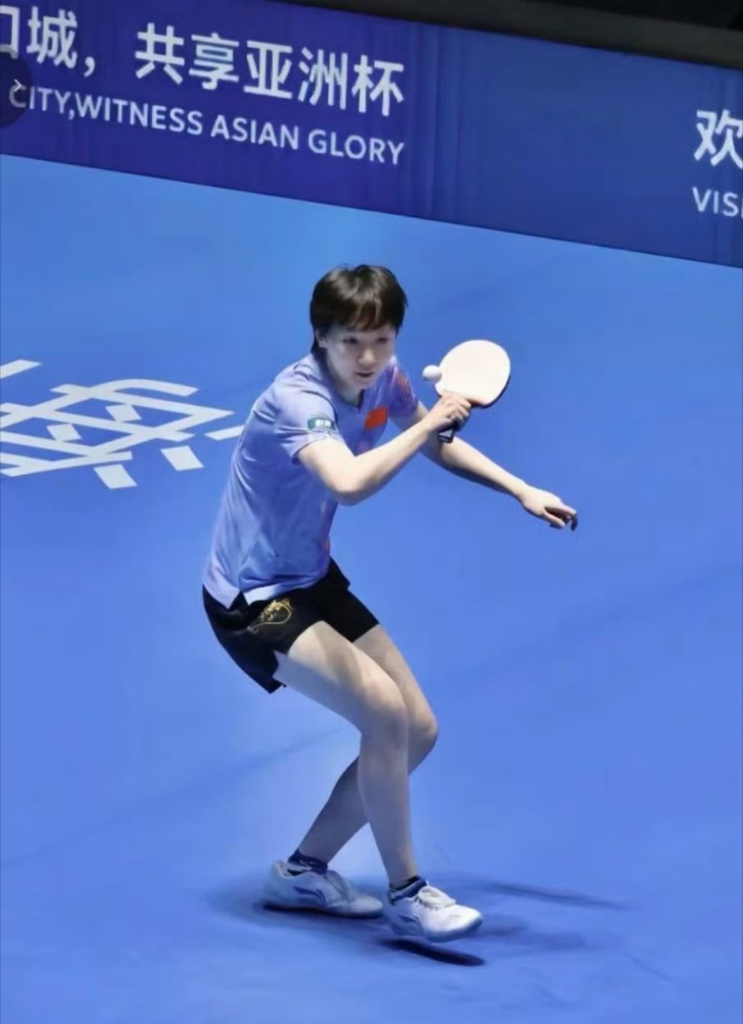 王曼昱：以坚韧为刃，在赛场淬炼出战士锋芒王曼昱成为一个战士 在乒乓球的赛场上，总