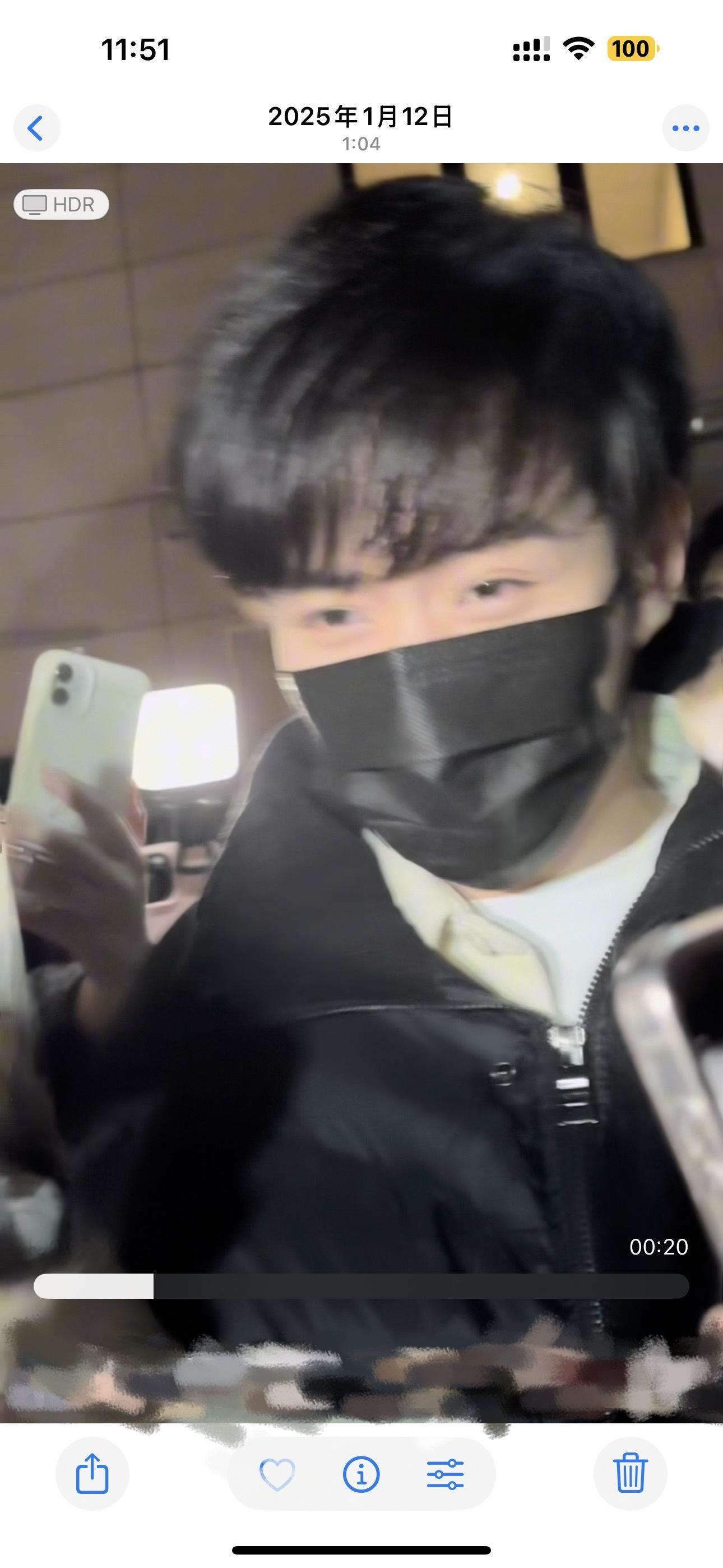 徐振轩在南部档案里的发型其实特别适合去演年代剧很质朴但是戏份应该也挺少的，就拍了