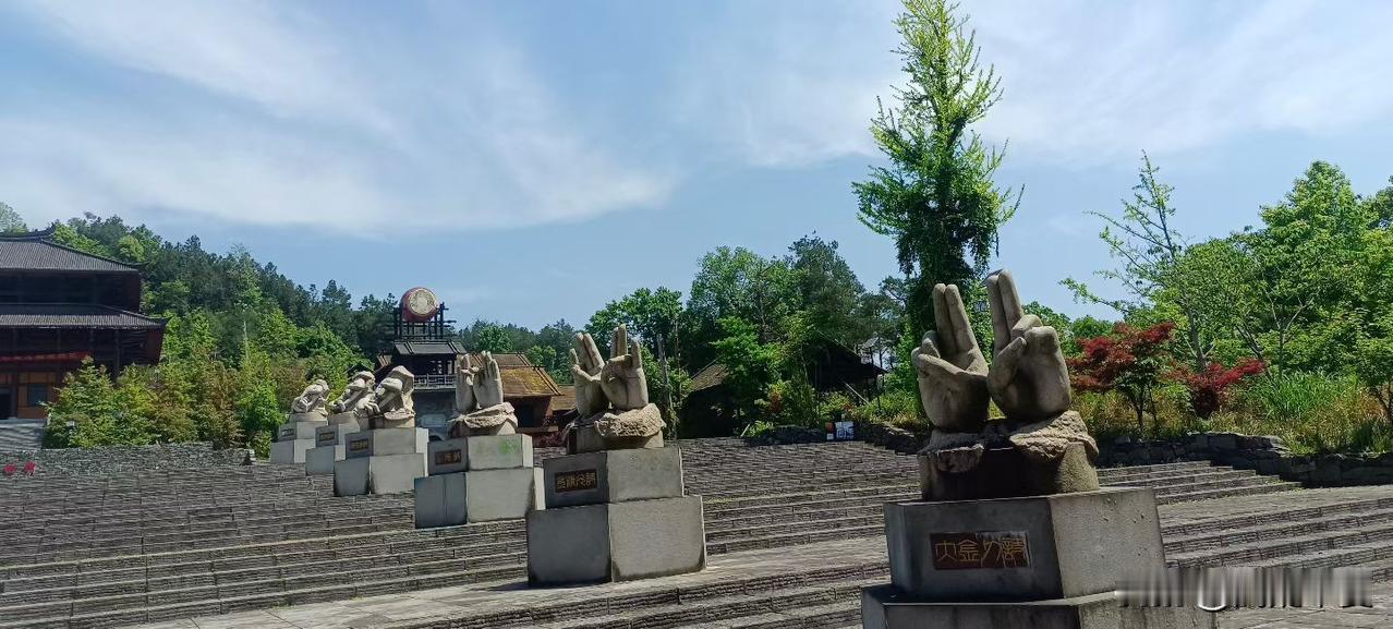父母最大的远见，并不是留多少钱给孩子，而是要教会他这3个底线

做为父母，他们一