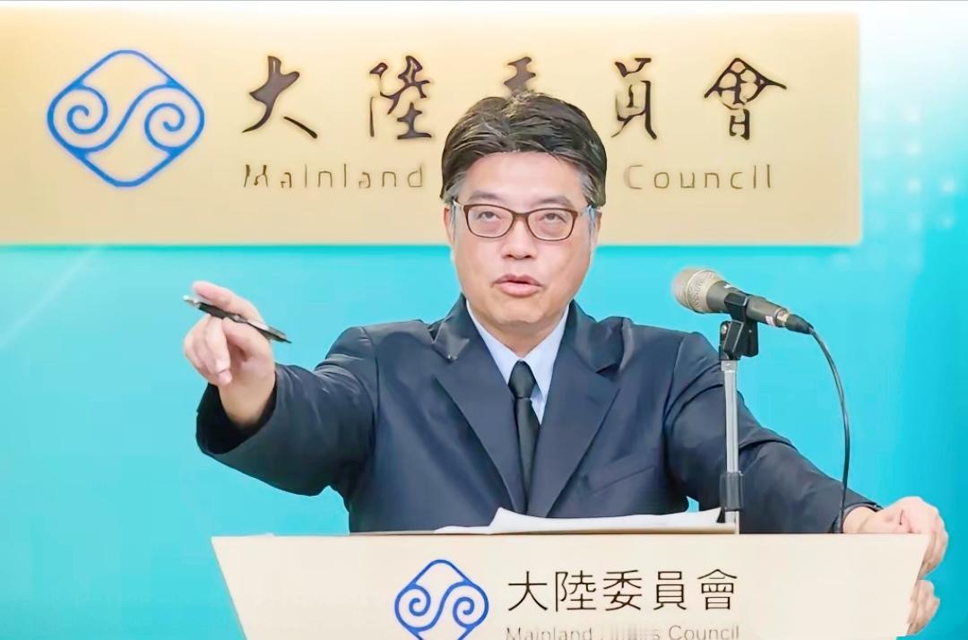 民调数字听听就好，可别太当真
 
岛内又抛出一份民调，宣称有69%的民众不愿意统