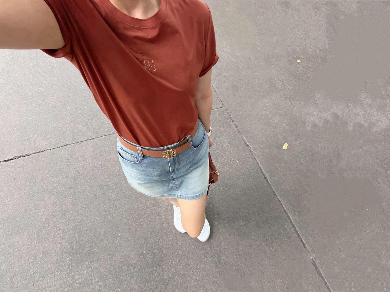 人到中年，不再执着于外界的认可。

无需苛求照片的美感，只是随手拍下的记录，自然