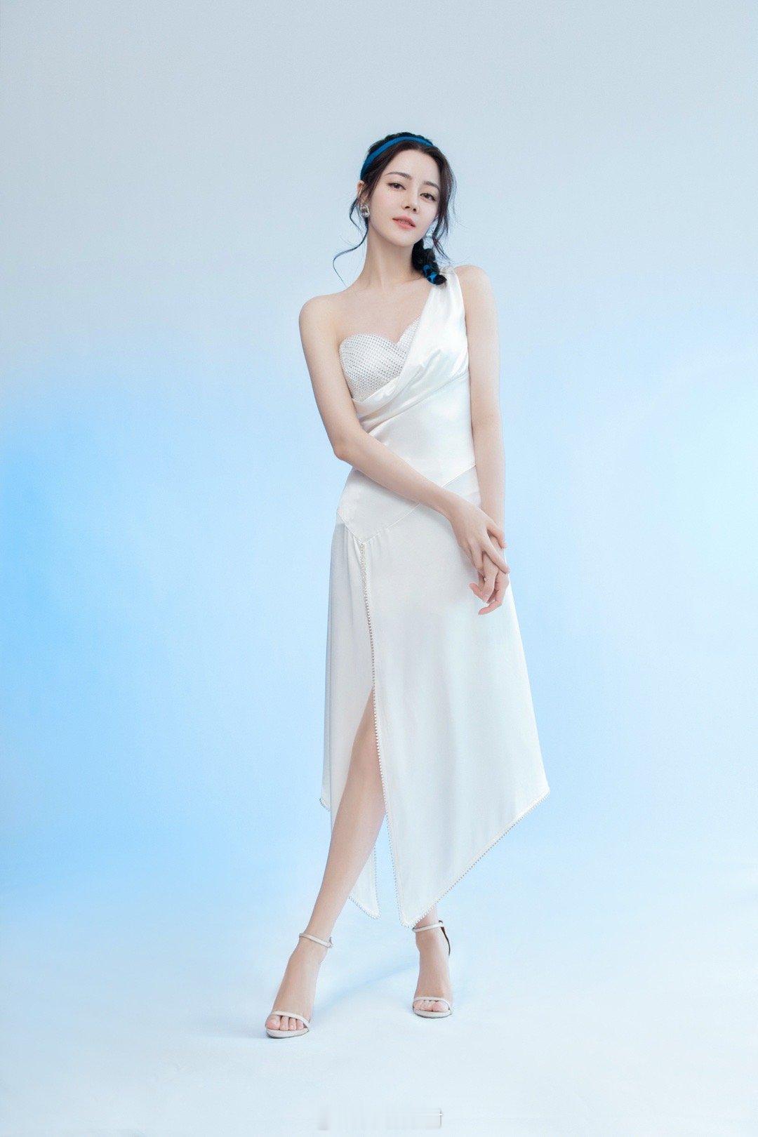 迪丽热巴的玉足还是极品呀[锦鲤附体][舔屏][舔屏][舔屏][色][色][舔屏]