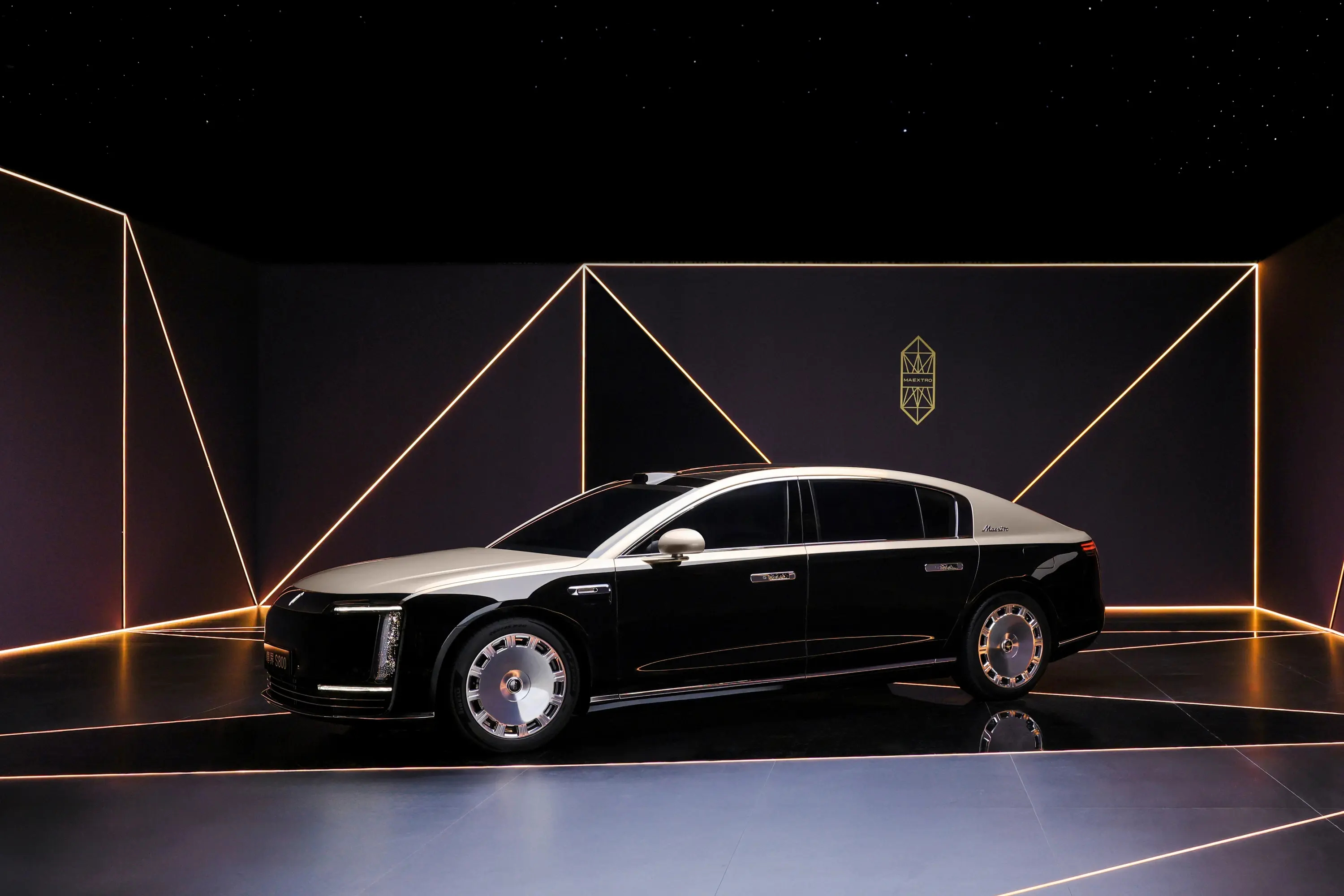 ✨实车坐过几次，尊界S800的细节质感是真在线🚗 星空顶氛围感拉满，零重力座椅