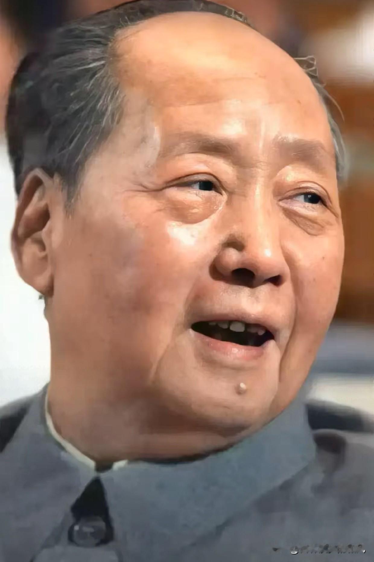 一件小事，照见伟人胸襟。延安时期，有农民因征粮问题骂了毛主席。保卫部门要处理，却