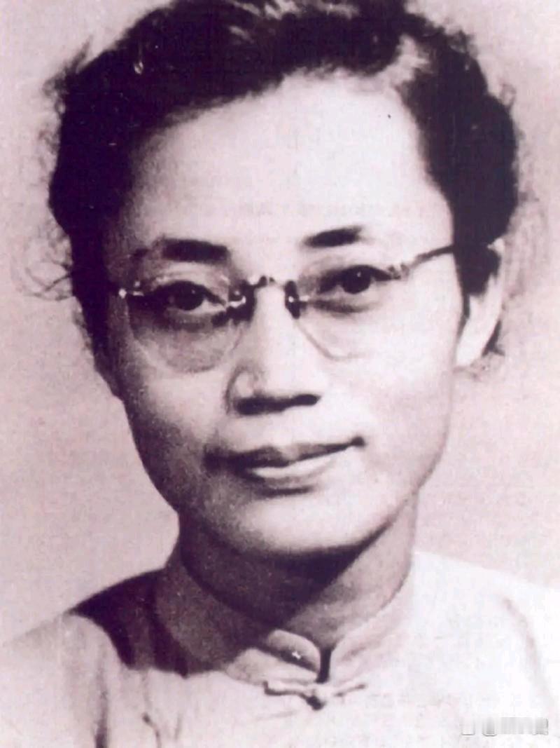 1950年，台湾一名女地下党在宿舍被捕，临走前祈求，让她拿件衣服，敌人轻蔑的答应