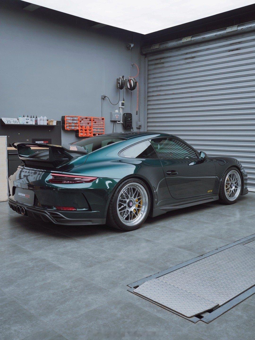 DarwinPRO®PORSCHE 991.2 GT3DryCarbon SOF