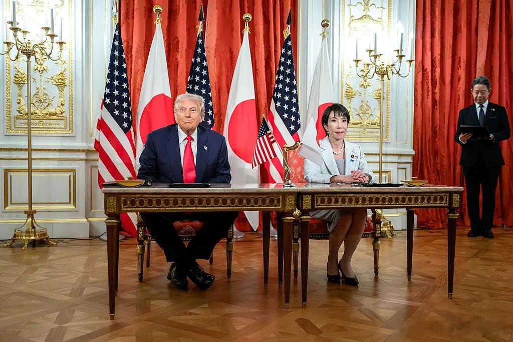 日本首相高市早苗1月2日与美国总统特朗普举行电话会谈，双方重申了美日同盟的“紧密