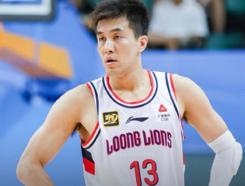 【郭艾伦称网上编造细节太真实】郭艾伦称给我整的跟个傻子似的据江南都市报报道：北京