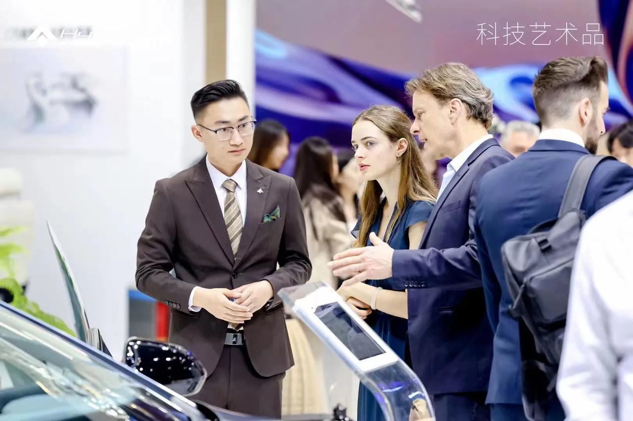 新能源车已经逐步取代燃油车，但很多人还是倾向于混动或增程的新能源车，其实这都是因