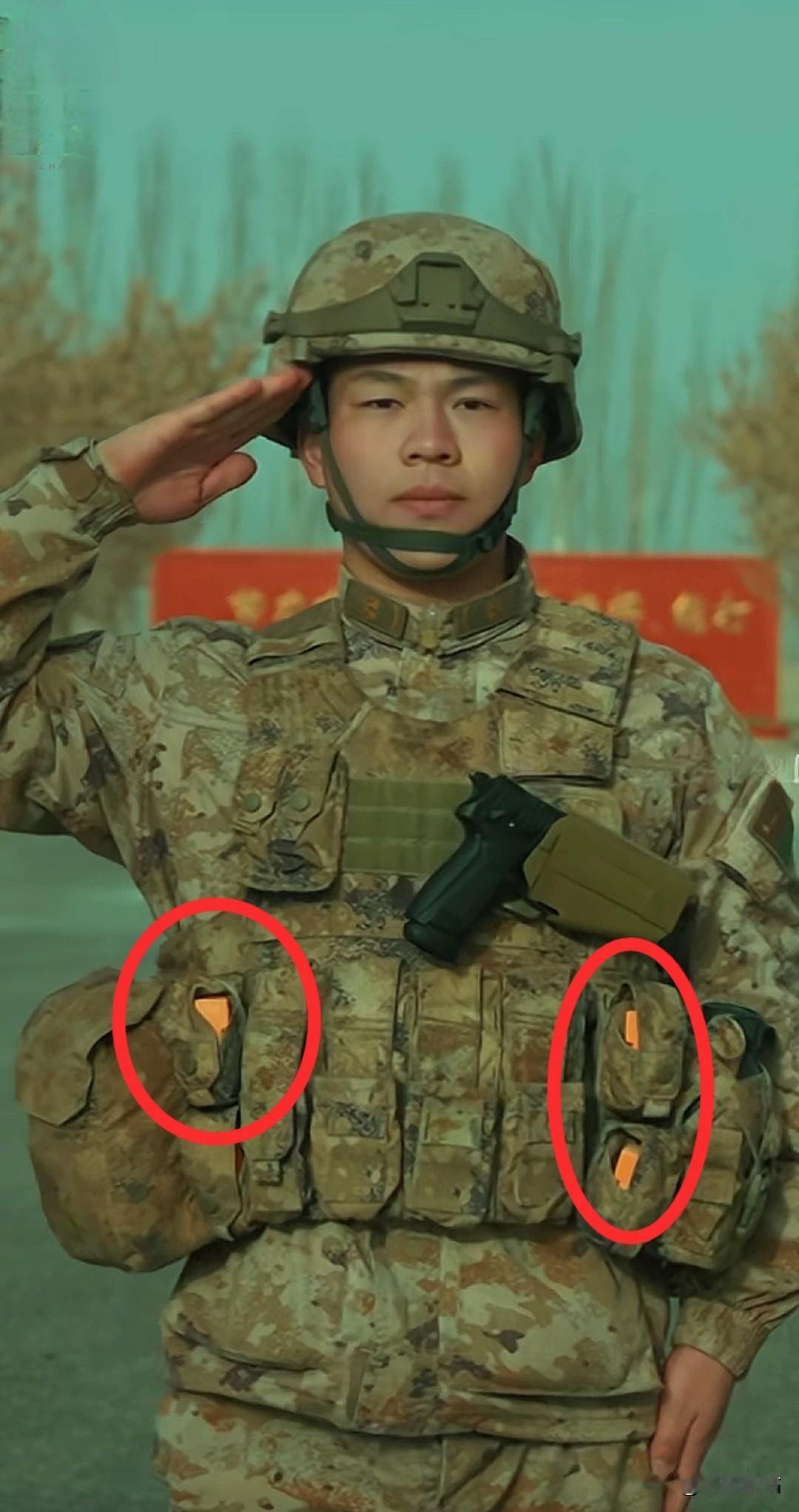 想问一下，战士腰包里的橙色块块是什么东西，不会是TNT吧？