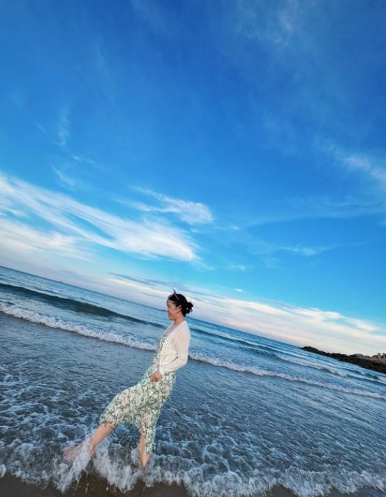 豹纹方向盘与无人机，女兵上战场
亲爱的朋友们大家好，我是海林小百科，今天我们来看