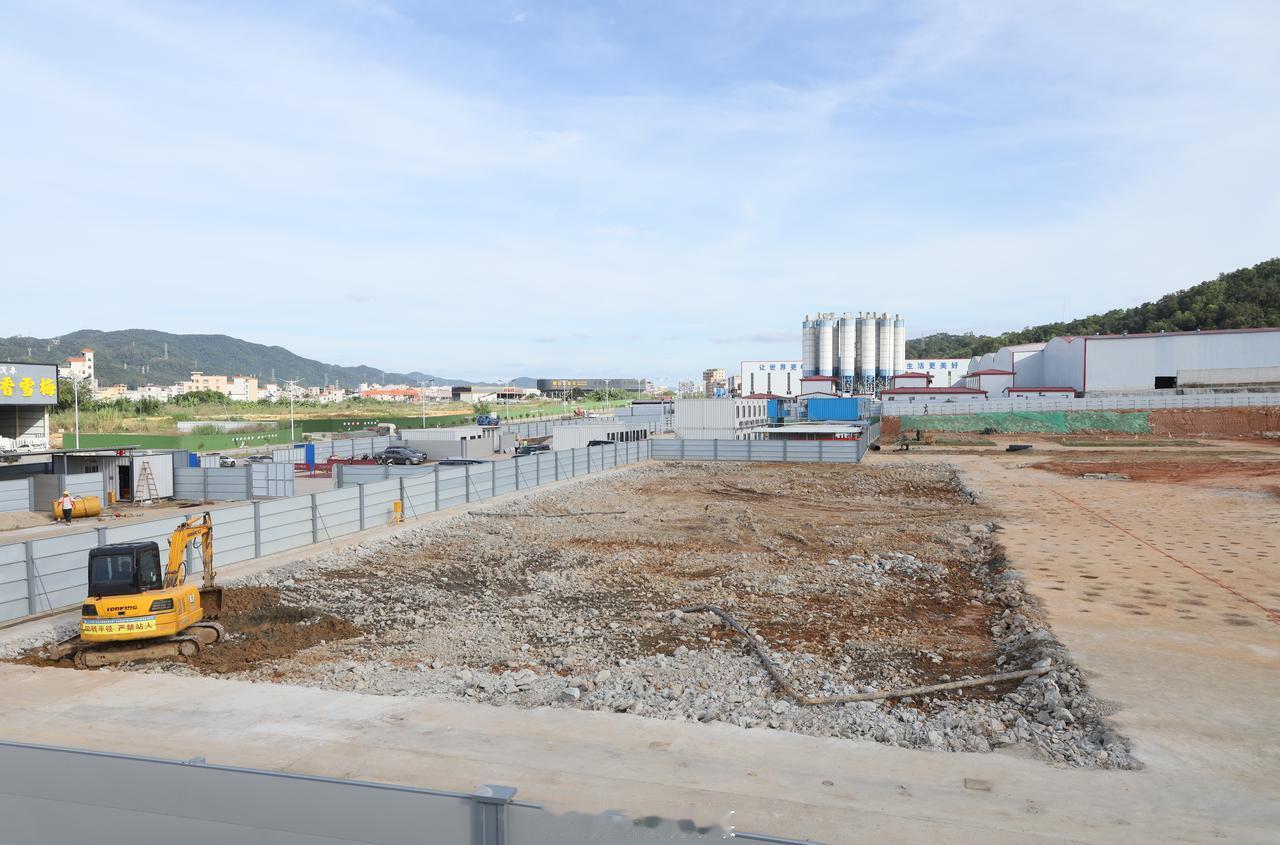 【“向上突围”丨北师大云浮实验学校建设提速】
云浮云浮新闻北师大和云浮合办公立学