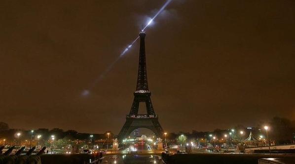 【法国电价一度降至零——消费者免费用电】 12月8日，法国日前电力市场的价格跌至