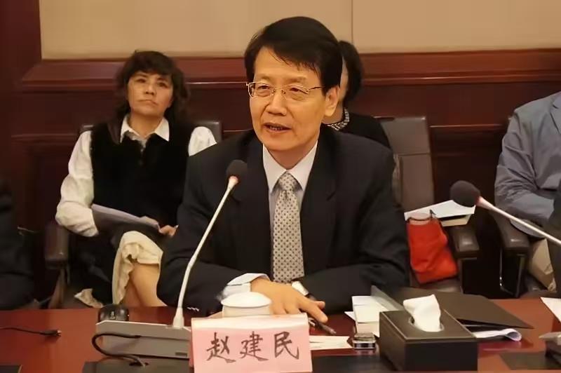 “陆委会”前副主委赵建民，撰文警告赖清德！

他表示，如今在中美的变局下，台湾战